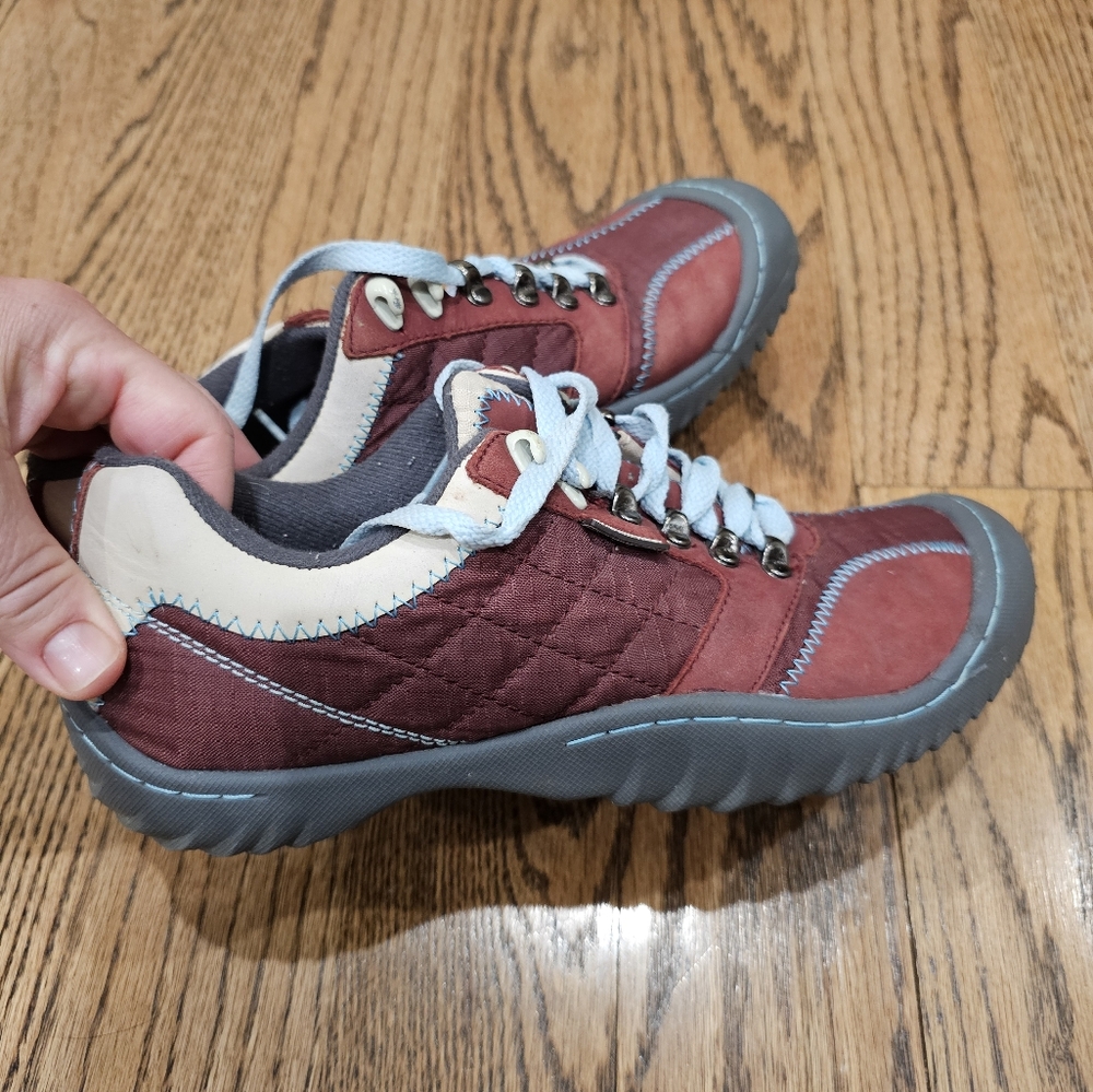 J-41 Jeep Engineered Traction Sole Women's Burgundy and Blue Sneakers - Picture 3 of 9